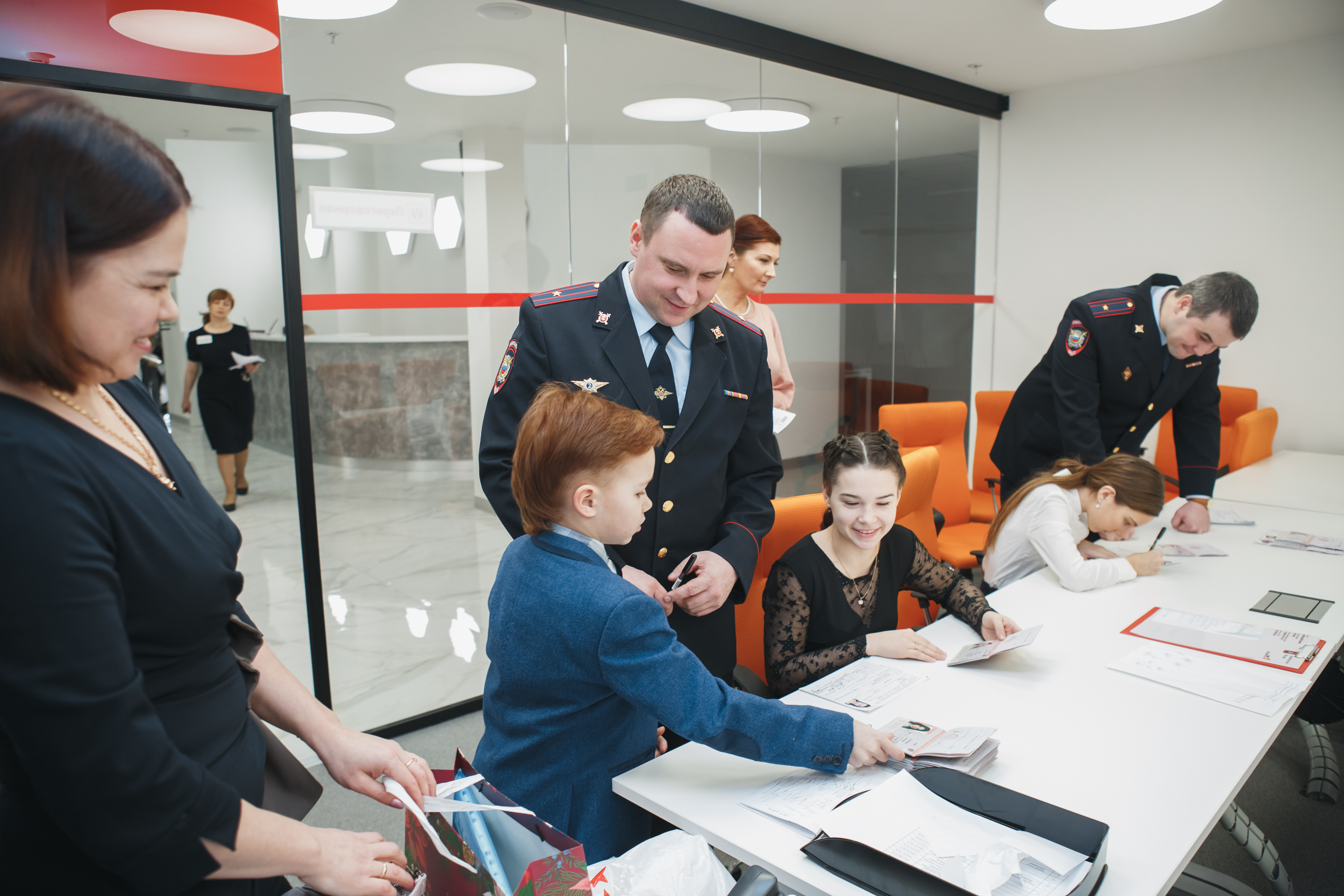 Торжественное вручение паспортов во Дворце госуслуг 